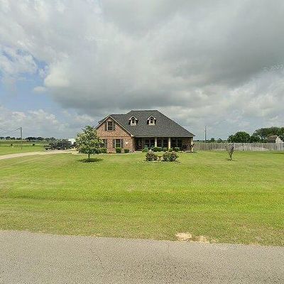 2933 Settlers Way Dr, Sealy, TX 77474