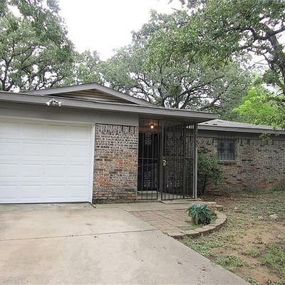 2945 Hunting Dr, Fort Worth, TX 76119