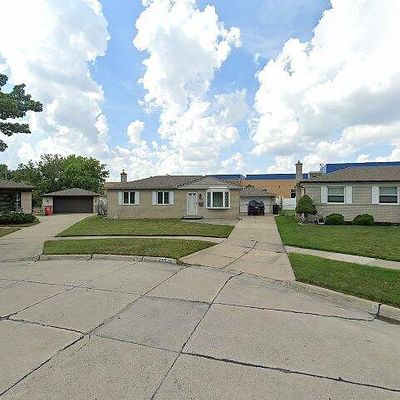 29535 Garden St, Roseville, MI 48066