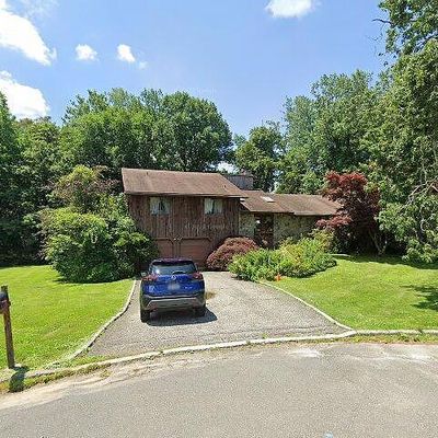 3 Club Ln, Elmsford, NY 10523