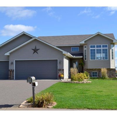 38615 Henna Cir, North Branch, MN 55056