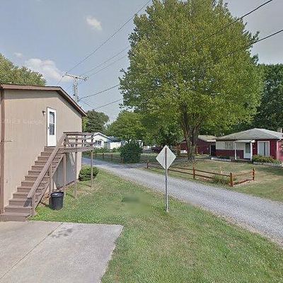 39 S Johnson Ave, Dover, OH 44622
