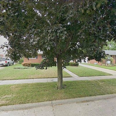 39139 Pinetree St, Livonia, MI 48150