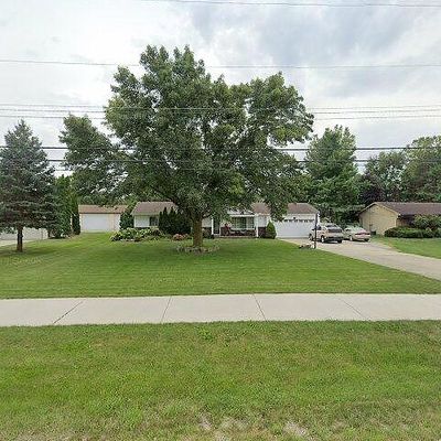 3959 W Maple Rd, Wixom, MI 48393