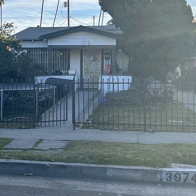 3974 3 Rd Ave, Los Angeles, CA 90008