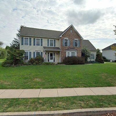 4 Donna Dr, Royersford, PA 19468