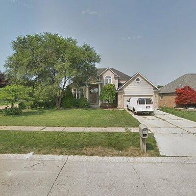 40021 Carini Dr, Sterling Heights, MI 48313