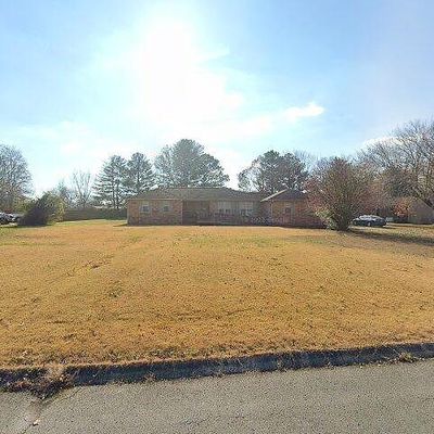 402 Twelve Oaks Rd, Tullahoma, TN 37388