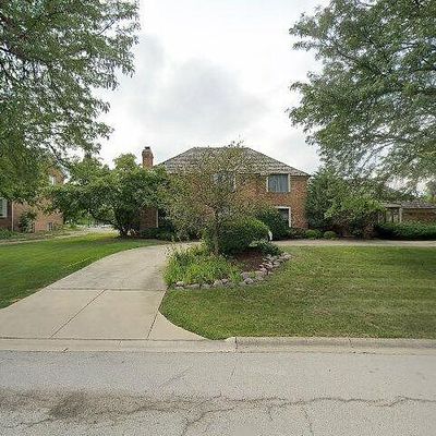 404 Saint Marks Ct, Oak Brook, IL 60523