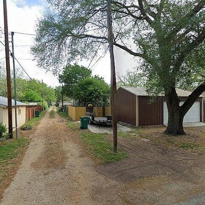 405 Byrne St, Smithville, TX 78957