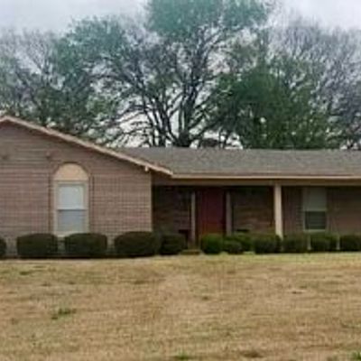 405 Gusmus Ave, Muscle Shoals, AL 35661