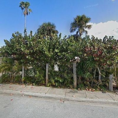 407 Sunrise Dr, Cocoa Beach, FL 32931