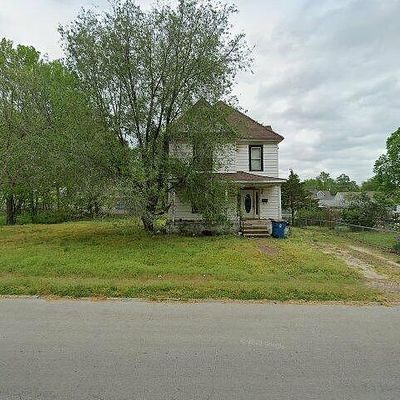 411 E Macon St, Carthage, MO 64836