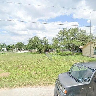 412 6 Th St, Natalia, TX 78059