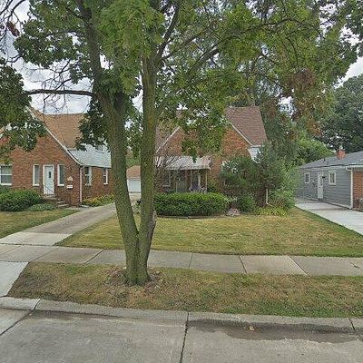 427 S Edgeworth Ave, Royal Oak, MI 48067