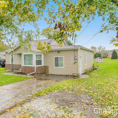 430 Forrest St, Wayland, MI 49348