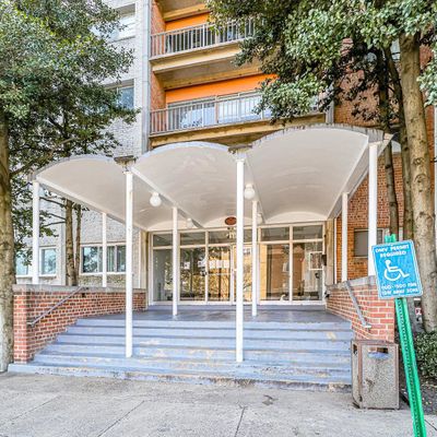 431 N Armistead St #306, Alexandria, VA 22312