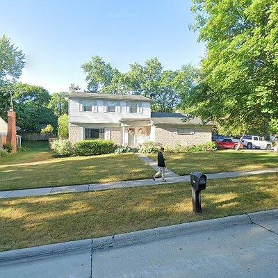 345 Sherrie Ln, Northville, MI 48167