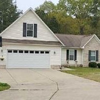 348 Hunters Creek Dr, Raeford, NC 28376