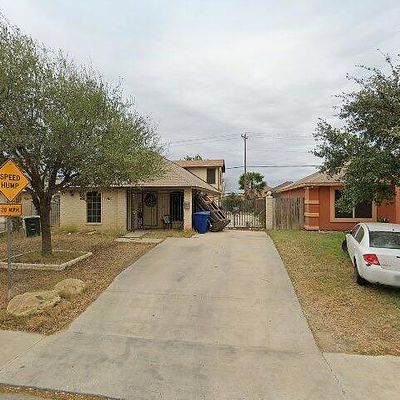 3516 Cuatro Vientos Dr, Laredo, TX 78046