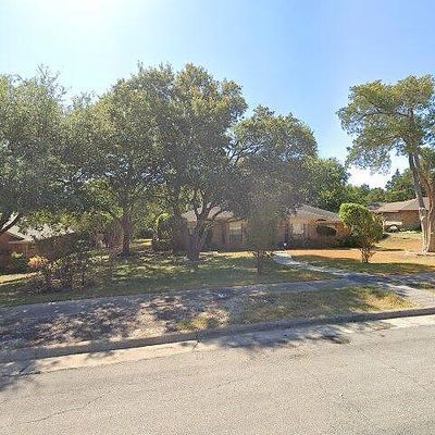 357 Creekwood Dr, Lancaster, TX 75146