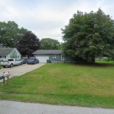 493 W Chadwick Dr, Muskegon, MI 49445