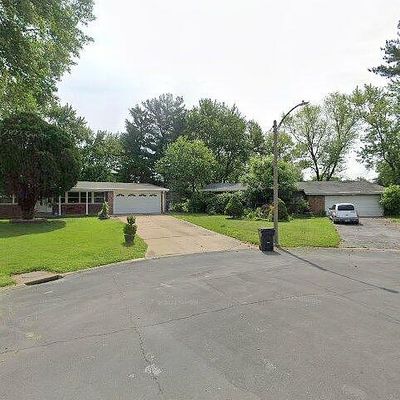 5 Filly Ct, Florissant, MO 63033