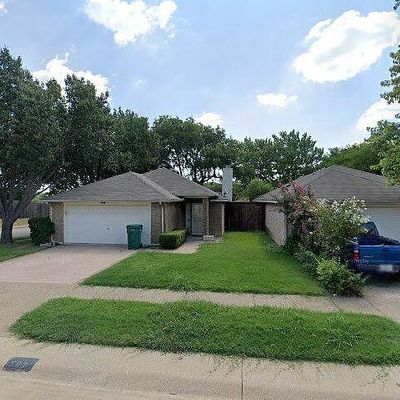 500 Majestic Park Ln, Cedar Hill, TX 75104