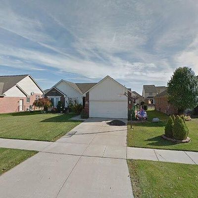 50296 Alden Dr, Macomb, MI 48044