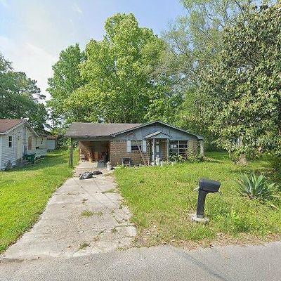 5031 Community Ave, Moss Point, MS 39563