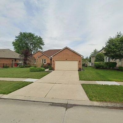 50326 Barrett Dr, Macomb, MI 48044