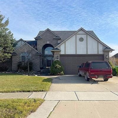 50850 Princeton Dr, Macomb, MI 48044