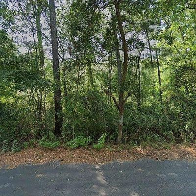 5100 The Woods Rd, Kitty Hawk, NC 27949