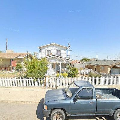 512 E St, Taft, CA 93268