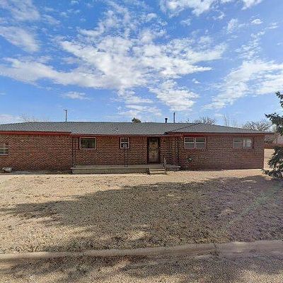 512 Oak Ave, Panhandle, TX 79068