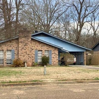 5124 Queen Eleanor Ln, Jackson, MS 39209