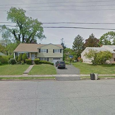 52 Stratford Rd, Dumont, NJ 07628