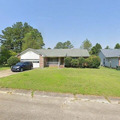 520 Blackbird Dr, Fayetteville, NC 28314