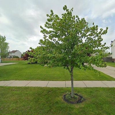 52003 Oxford Ct, New Baltimore, MI 48047