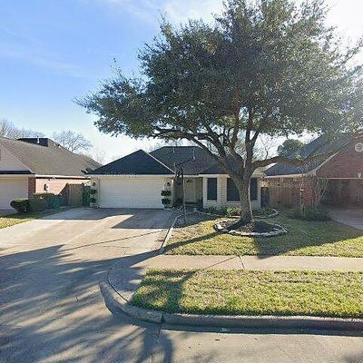 5242 Whitney Ct, Pasadena, TX 77505