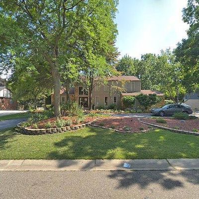 5243 Watergate Rd, West Bloomfield, MI 48323