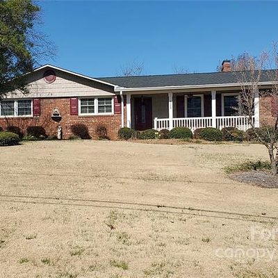 525 N Carolina Ave, Statesville, NC 28677