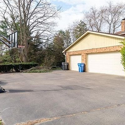 5342 Brighton Rd, Brighton, MI 48116