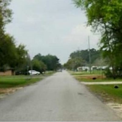 536 W Leblanc St, Winnie, TX 77665