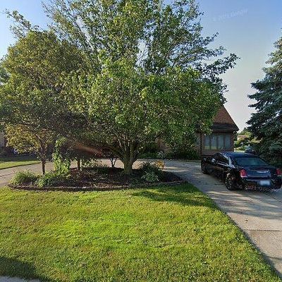 5547 Maple Leaf Ct, West Bloomfield, MI 48322