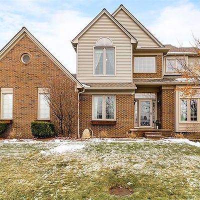 55450 Parkview Dr, Shelby Township, MI 48316