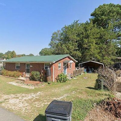 560 Moore St, Four Oaks, NC 27524