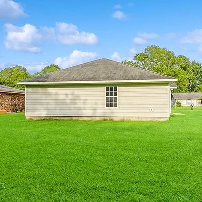 5649 Rose Dr, Moss Point, MS 39563