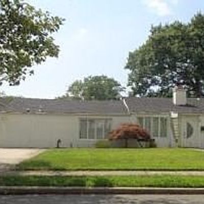 45 Beverly Pl, Massapequa, NY 11758