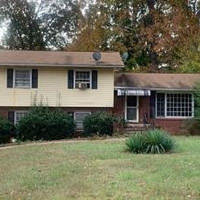 4520 Thornwood Rd, Charlotte, NC 28213